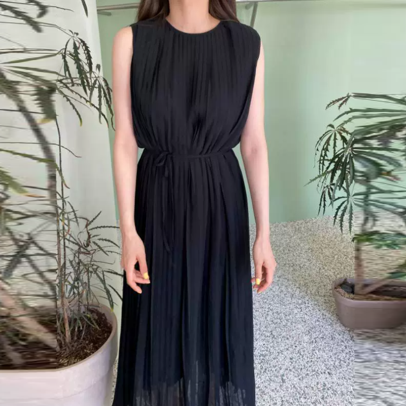 日系樂天收腰百褶雪紡長洋 經典無袖設計配腰帶連身裙