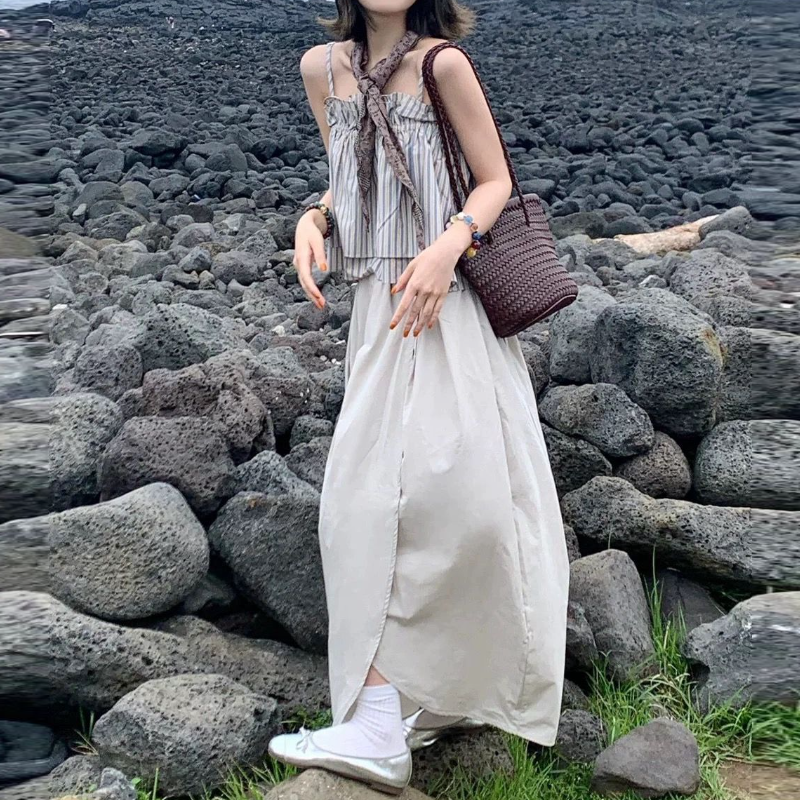 小眾度假套組 荷葉邊吊帶背心 不對稱開衩半身裙 棉感花苞設計 郁金香大擺中長裙