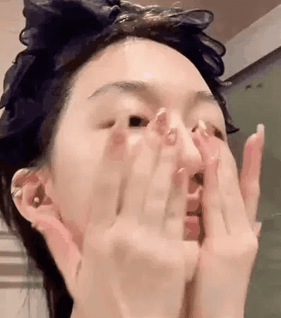 抗皺緊緻童顏精華液