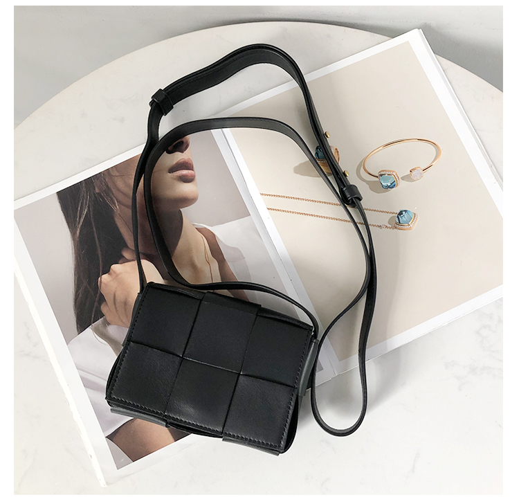 Bottega Veneta Mini Intrecciato Crossbody Bag in Black (666688)