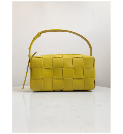 Bottega Veneta Shoulder Bag in Pollen (709360)