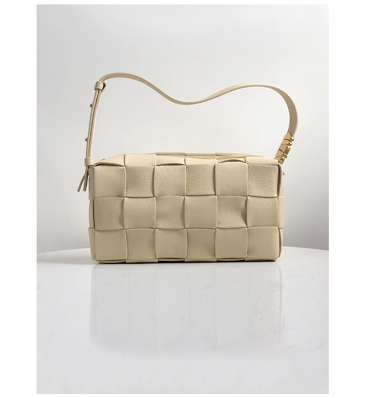 Bottega Veneta Shoulder Bag in Oatmeal