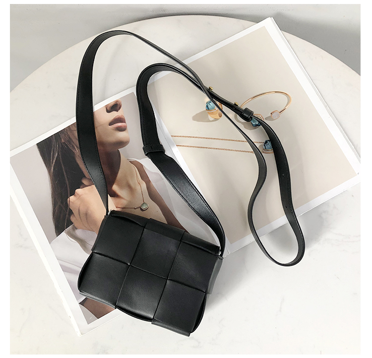 Bottega Veneta Mini Intrecciato Crossbody Bag in Black (666688)