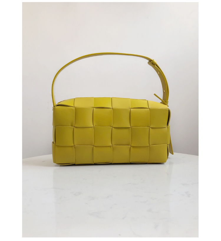 Bottega Veneta Shoulder Bag in Pollen (709360)