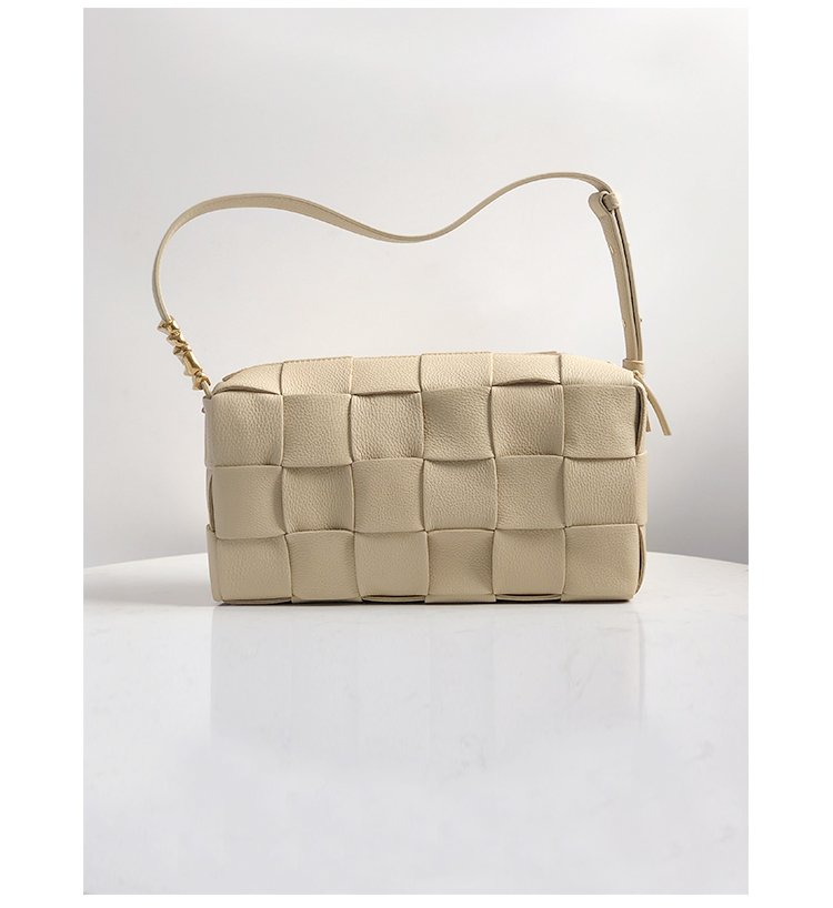 Bottega Veneta Shoulder Bag in Oatmeal