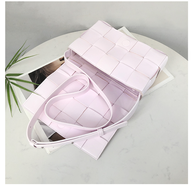 Bottega Veneta Crossbody Box Pouch in Washed Felice