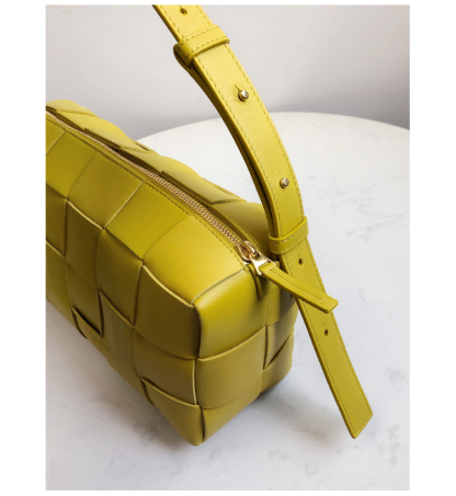 Bottega Veneta Shoulder Bag in Pollen (709360)