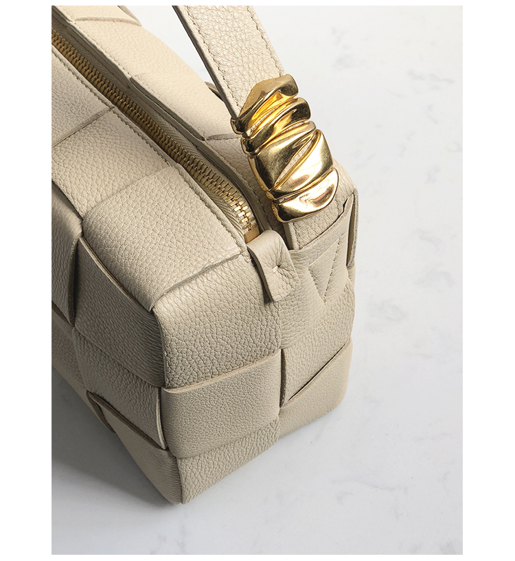 Bottega Veneta Shoulder Bag in Oatmeal
