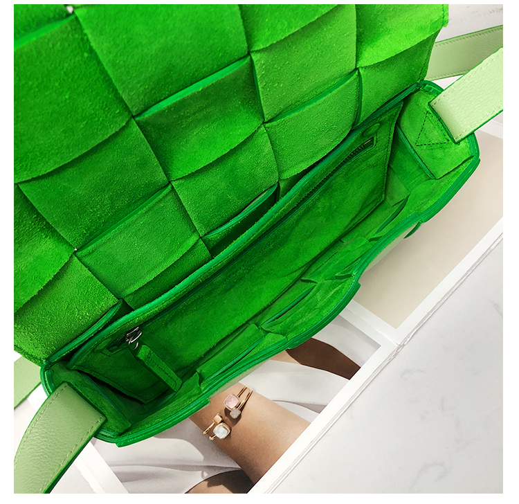 Bottega Veneta Crossbody Box Pouch in Grain de Poudre Pistachio