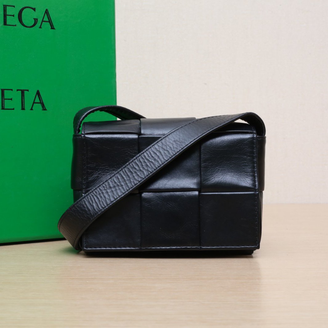 BOTTEGA VENETA Cassette Mini 2009