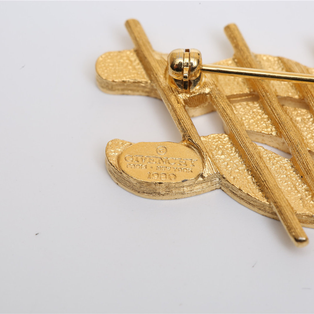 GIVENCHY Vintage Ear Clip + Brooch Set Alloy-Hana Vintage
