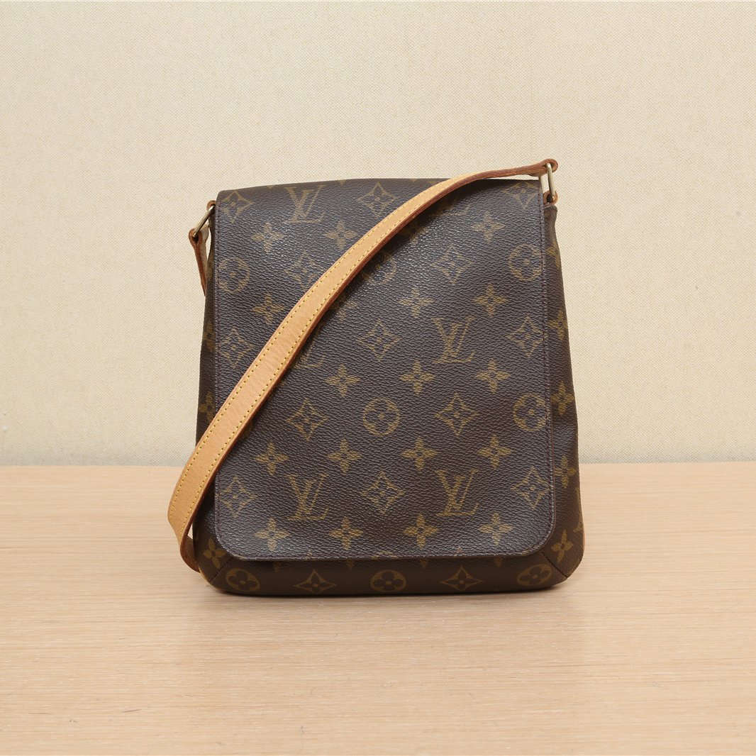 *LOUIS VUITTON Vintage Vertical Faye Bag with Monogram-Hana Vintage