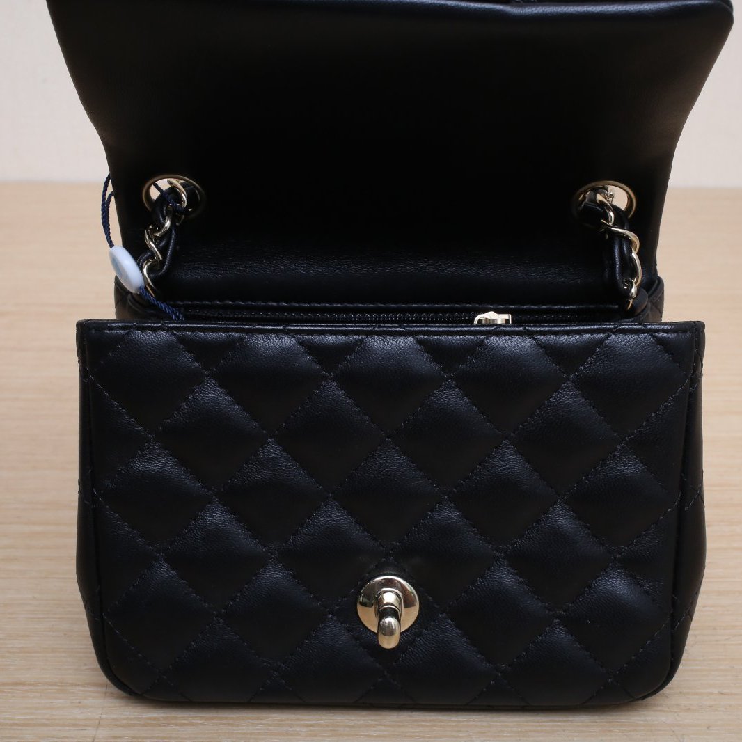 CHANEL CF flap bag, Square Bag, 17cm