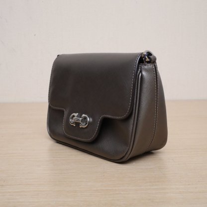 *Salvatore Ferragamo Gray leather C chain bag-Hana Vintage