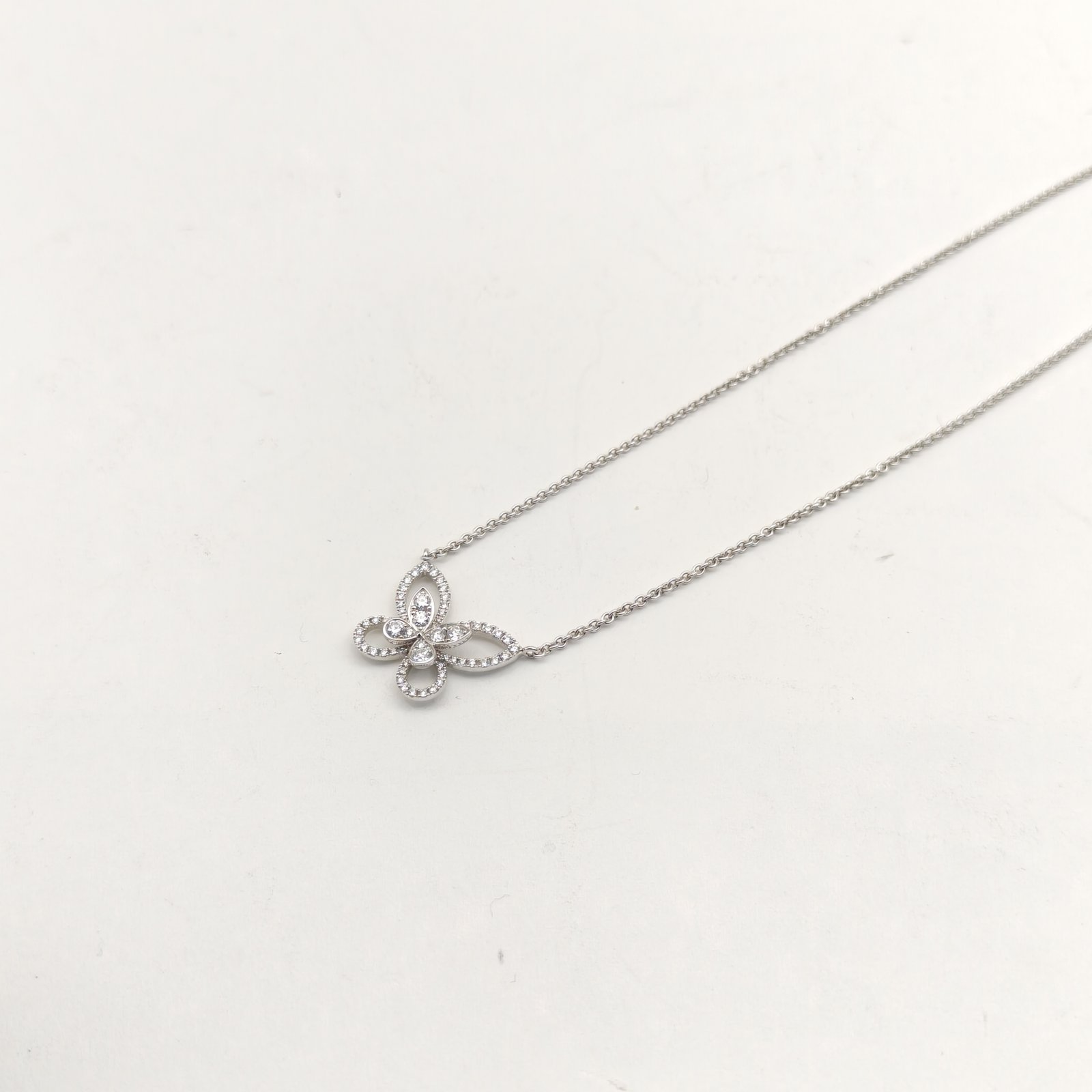 GRAFF Platinum Butterfly Phantom Pendant Necklace Large 18K 18K White Gold,Diamond