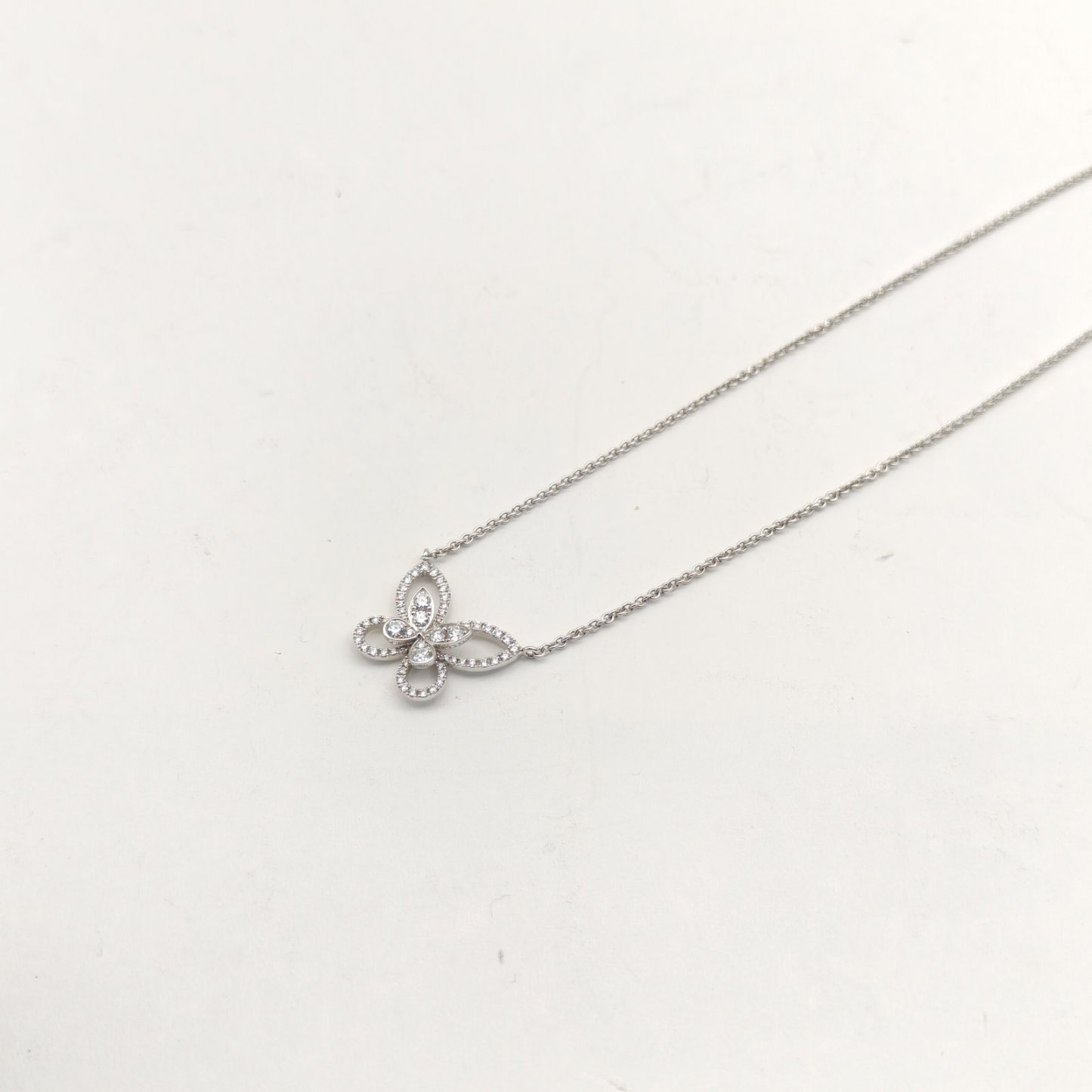 GRAFF Platinum Butterfly Phantom Pendant Necklace Large 18K 18K White Gold,Diamond