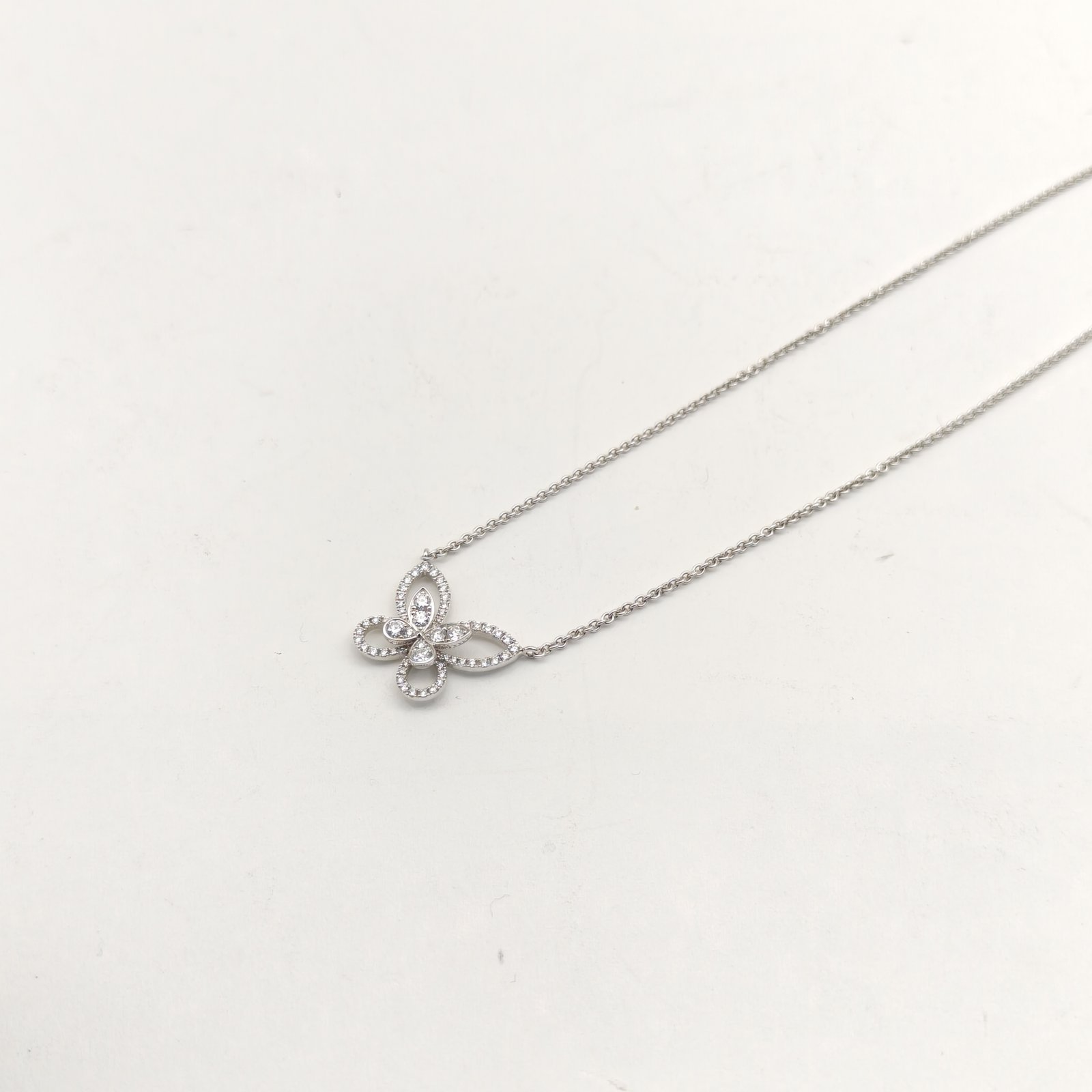 GRAFF Platinum Butterfly Phantom Pendant Necklace Large 18K 18K White Gold,Diamond