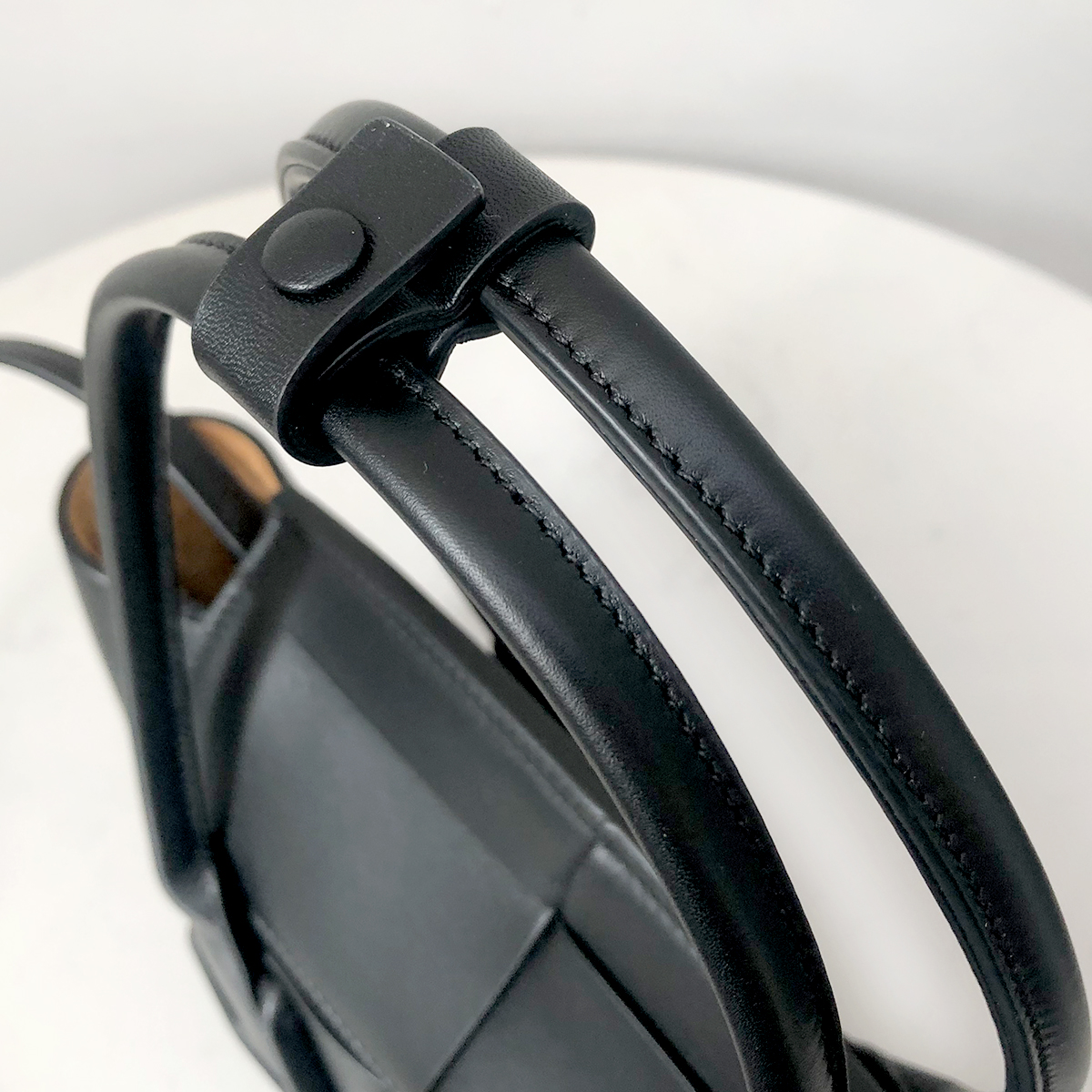 Bottega Veneta Mini Arco Bag in Glazed Black