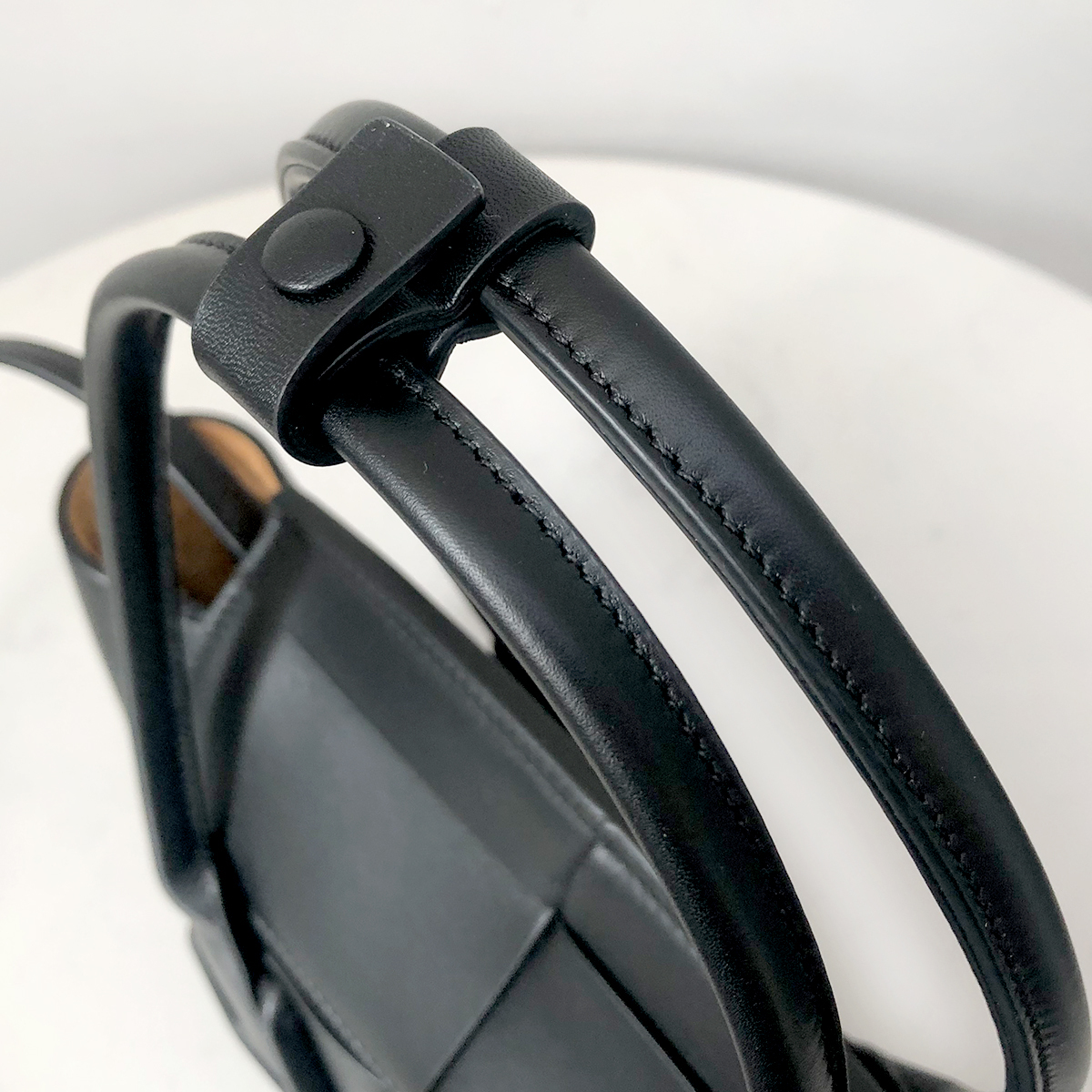 Bottega Veneta Mini Arco Bag in Glazed Black