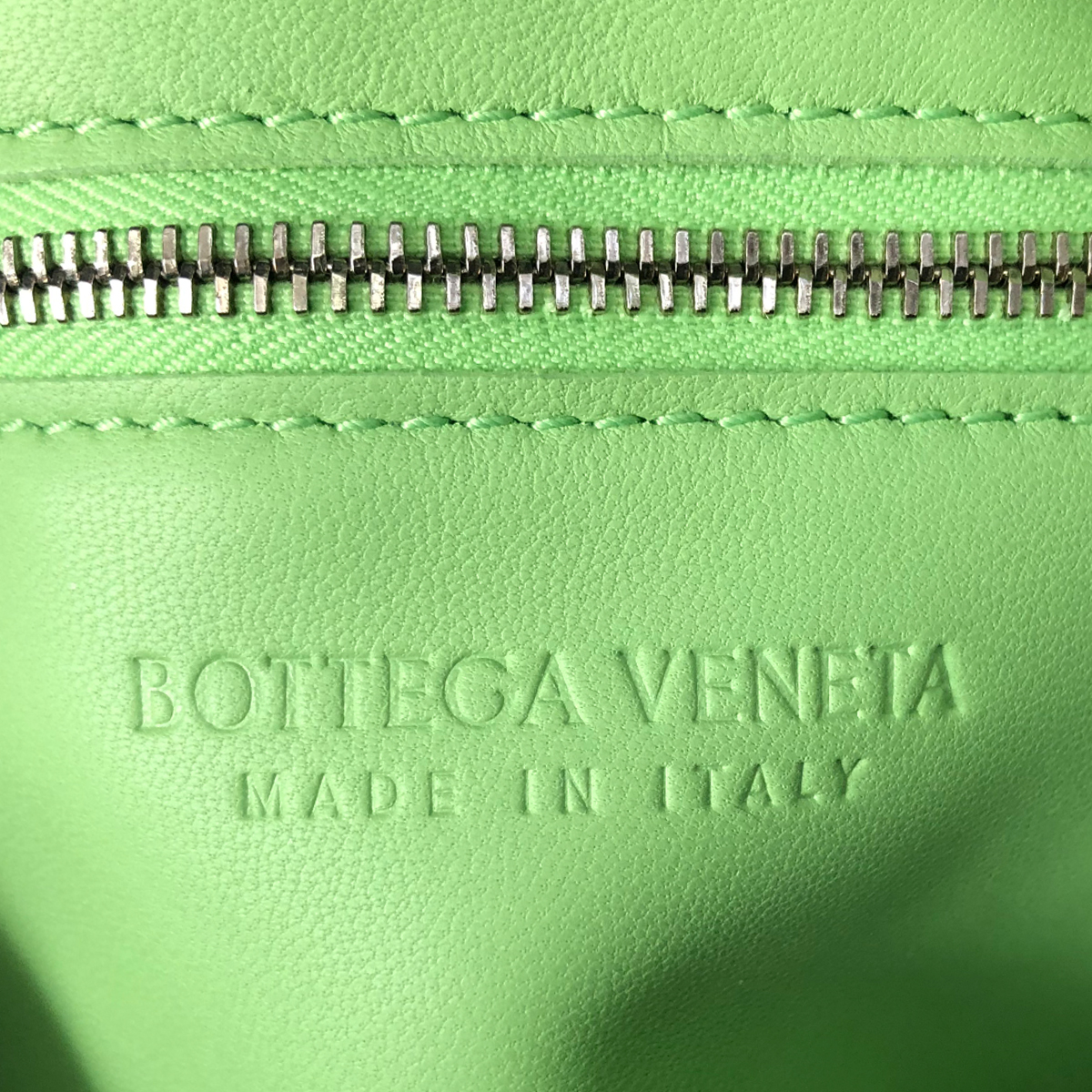 Bottega Veneta Crossbody Box Pouch in Grain de Poudre Pistachio