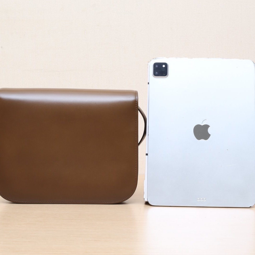 *CELINE Classic Box Medium Size-Hana Vintage