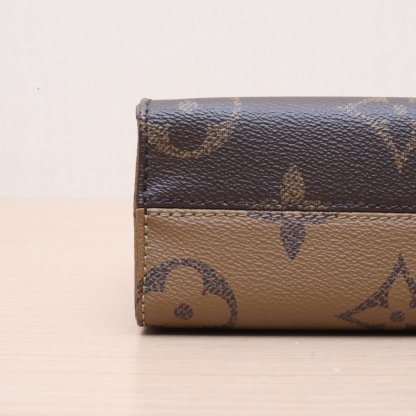 LOUIS VUITTON Onthego BB 18