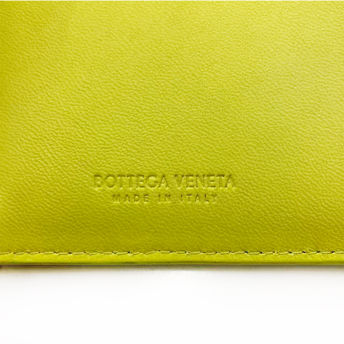 Bottega Veneta Card Case in Kiwi