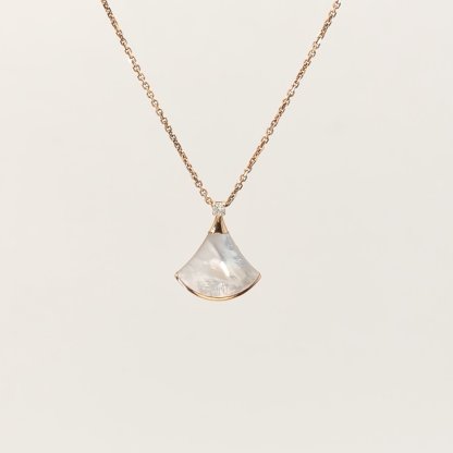 BVLGARI DIVAS DREAM Mother of Pearl Single Diamond 18K Gold Necklace 18K Rose Gold,Diamond-Hana Vintage