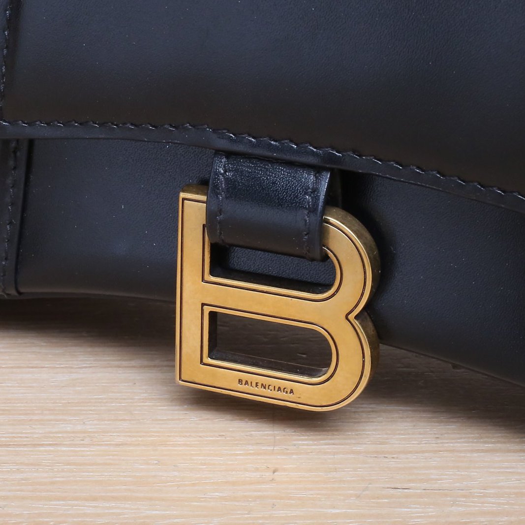 *BALENCIAGA Hourglass XS Smooth Finish-Hana Vintage