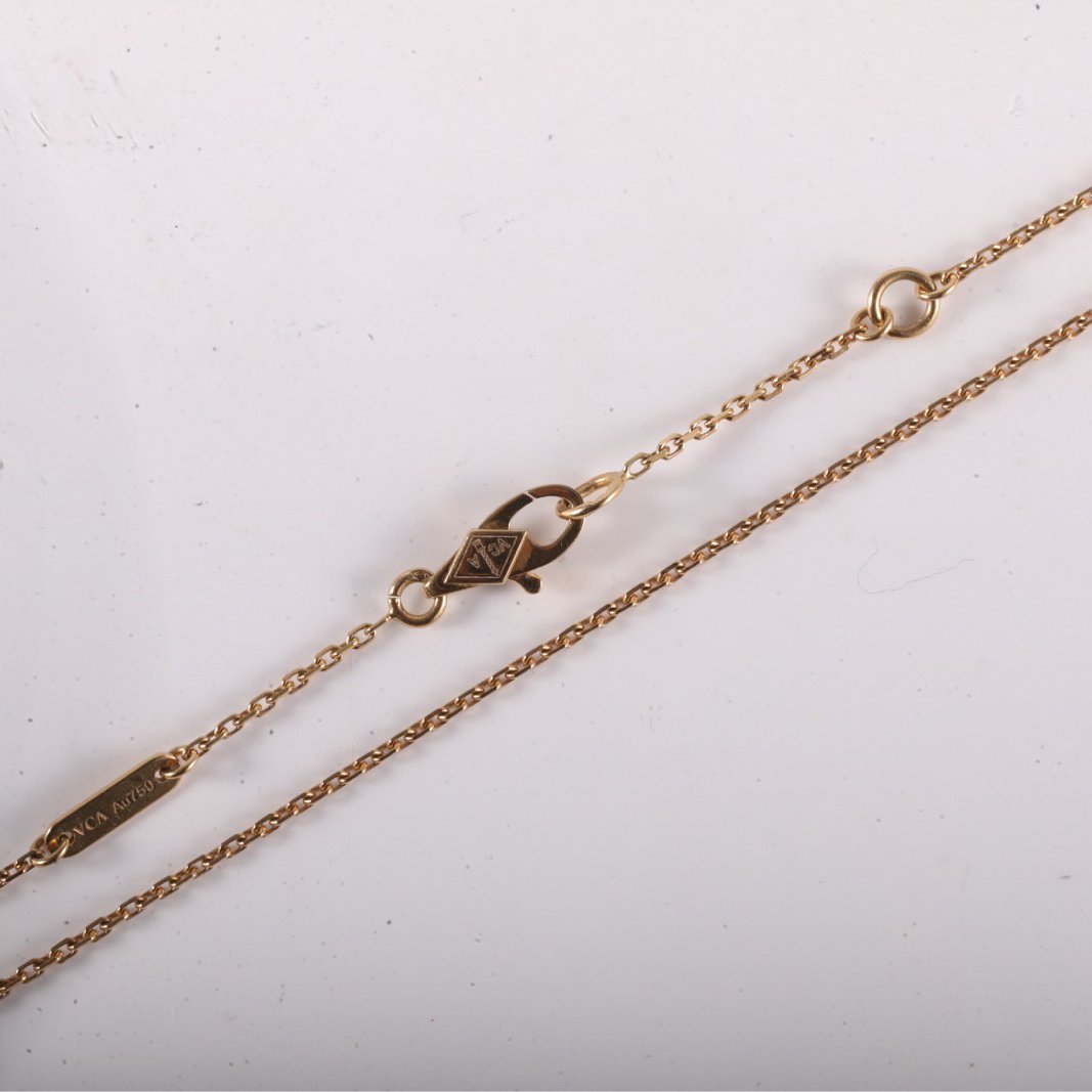 VAN CLEEF&ARPELS Sweet Alhambra Small Single Flower Necklace New Clasp 18K Gold,Mother of Pearl-Hana Vintage