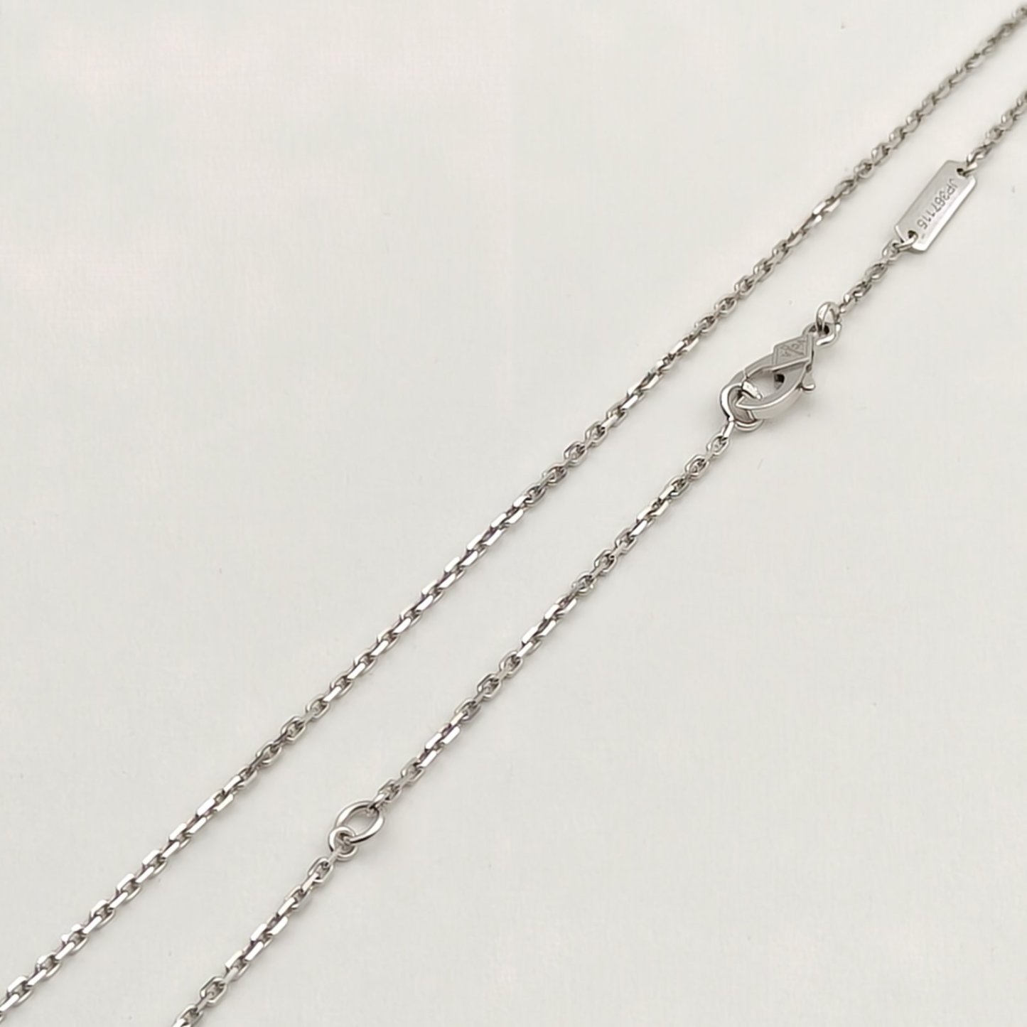 VAN CLEEF&ARPELS Vintage Alhambra Medium Single Flower Necklace Laser Engraving 18K White Gold-Hana Vintage
