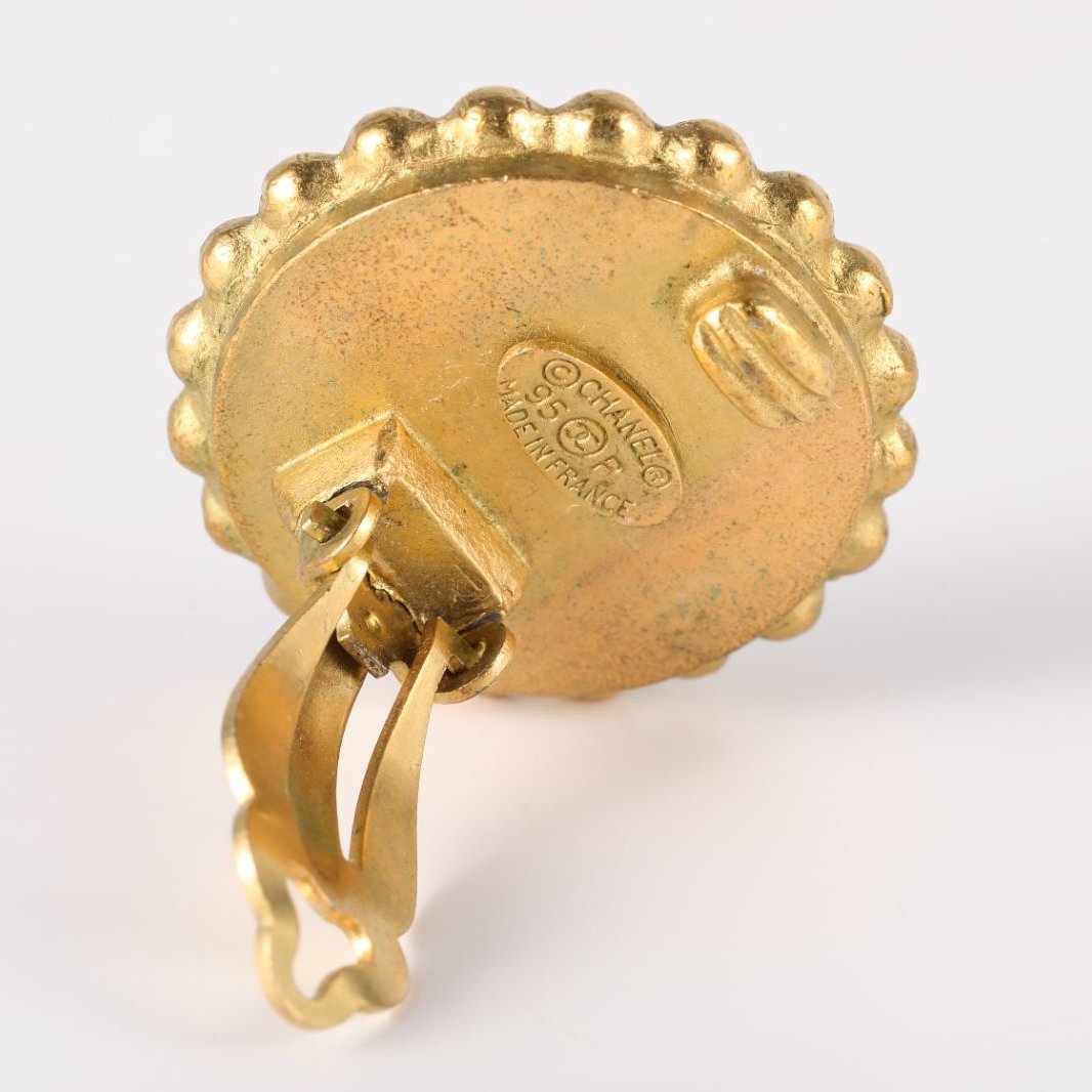 CHANEL 95P Double C LOGO Round Earrings Clip-ons Alloy-Hana Vintage