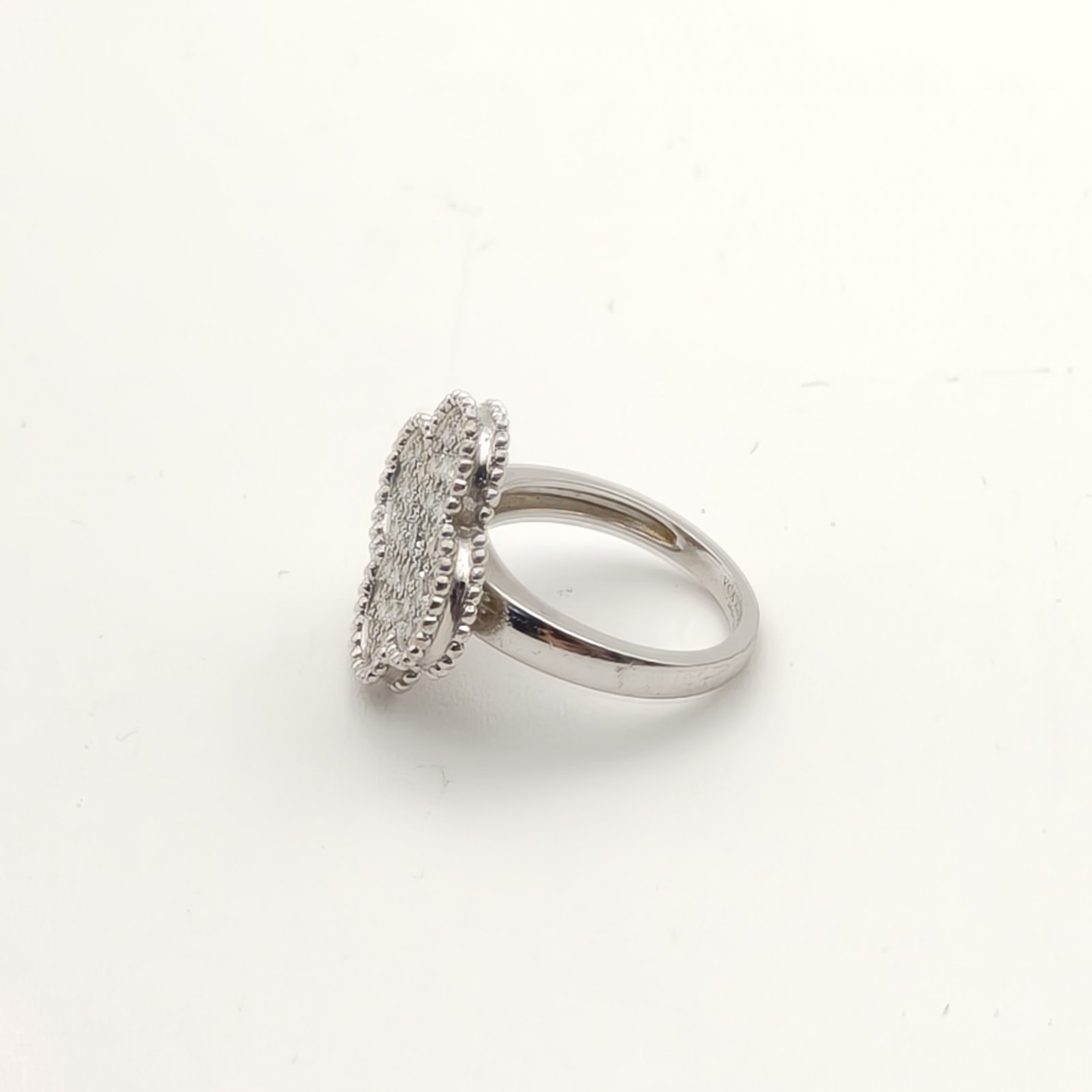 VAN CLEEF&ARPELS Platinum Vintage Alhambra Large Single Flower Ring Full Diamond 53 18K 18K White Gold,Diamond-Hana Vintage