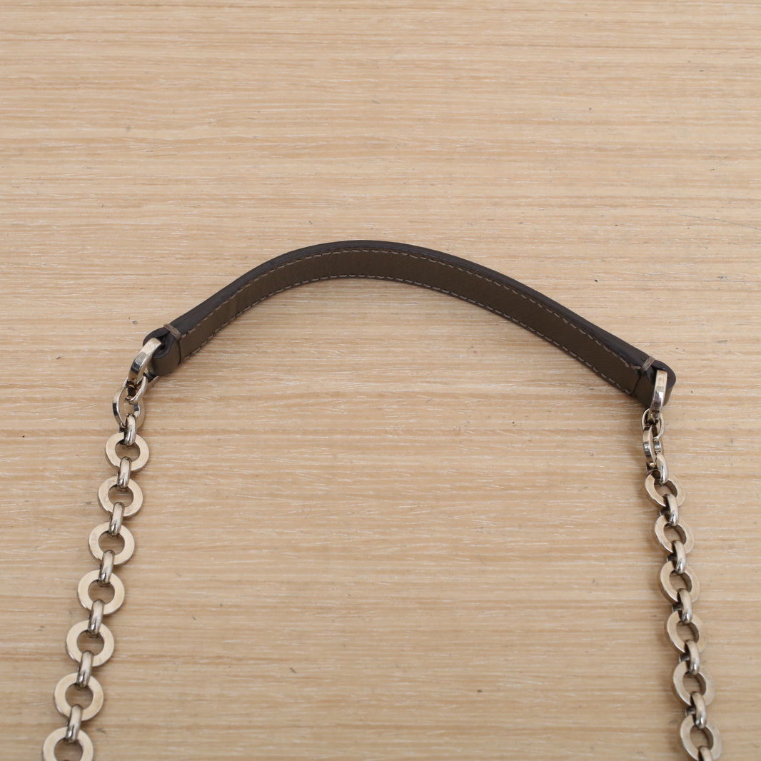 *Salvatore Ferragamo Gray leather C chain bag-Hana Vintage