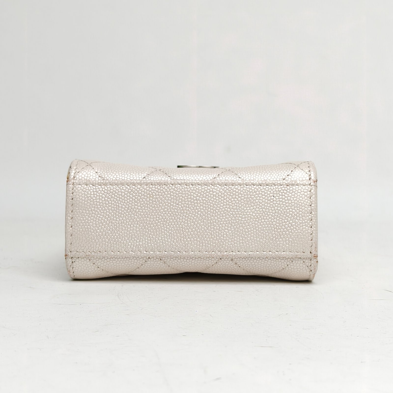 CHANEL Pearlescent White 2019 Sliver Hardware Phone Bag
