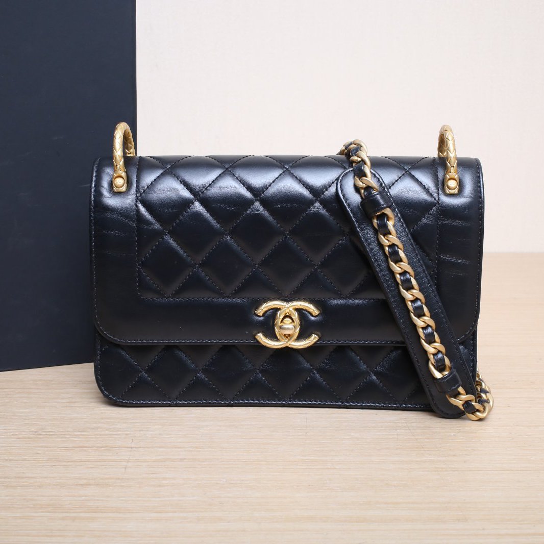 CHANEL-Hana Vintage