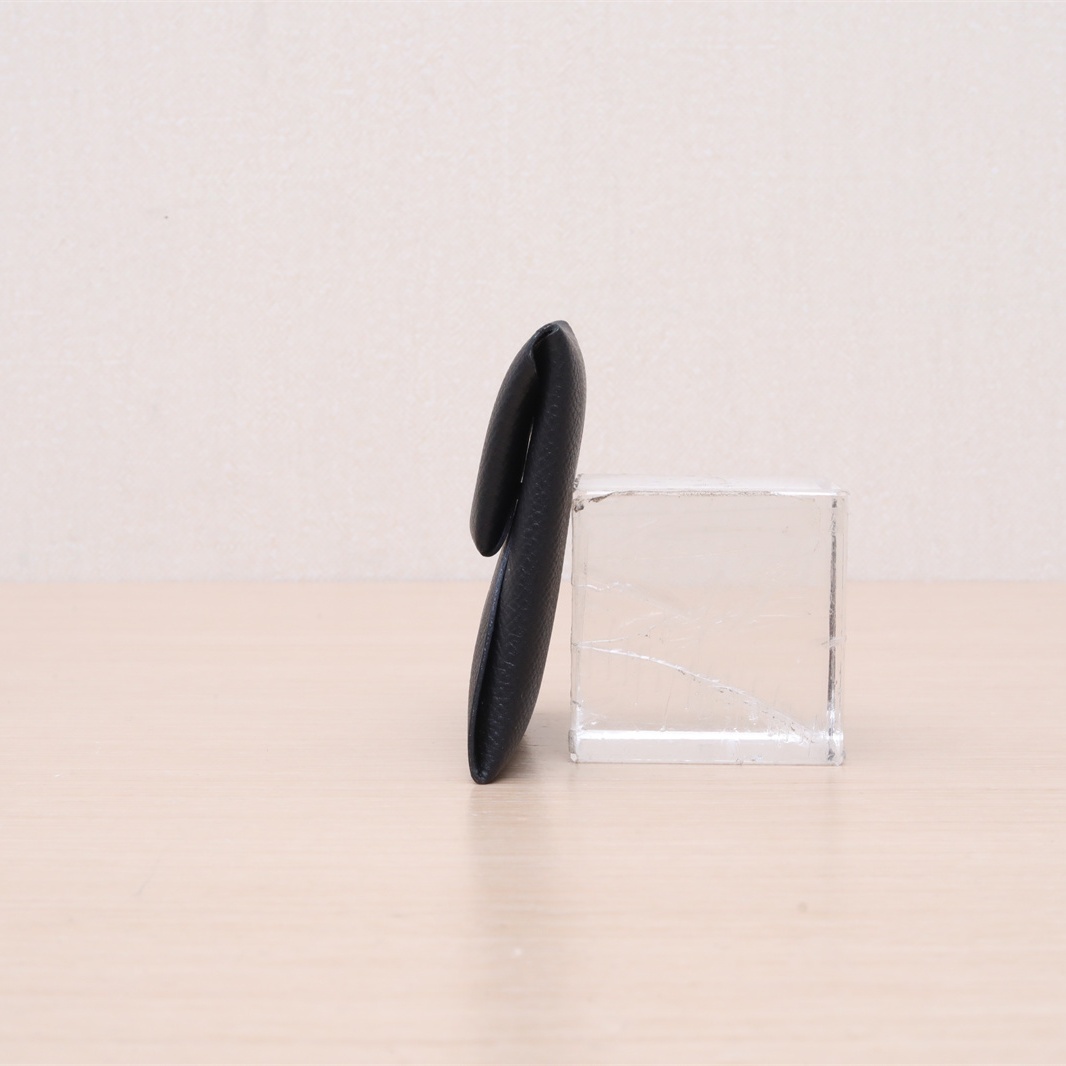 HERMES 89 Black Epsom Leather, Engraved with D, Sliver Hardware. Single-layer Black Hermes Card Holder