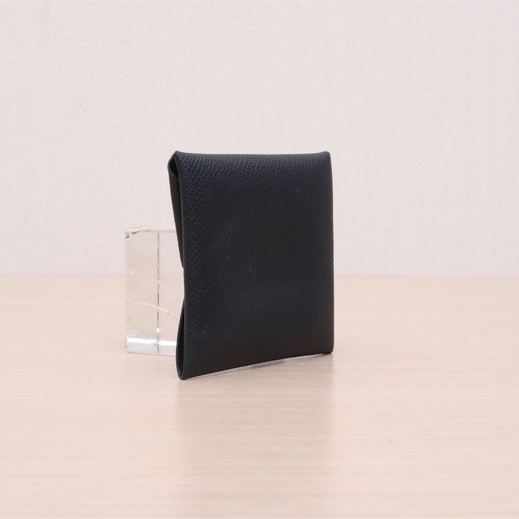 HERMES 89 Black Epsom Leather, Engraved with D, Sliver Hardware. Single-layer Black Hermes Card Holder