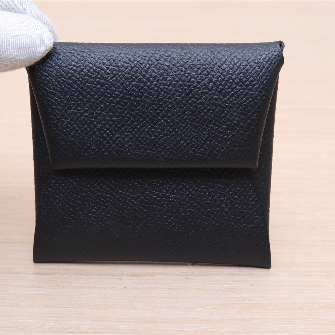 HERMES 89 Black Epsom Leather, Engraved with D, Sliver Hardware. Single-layer Black Hermes Card Holder