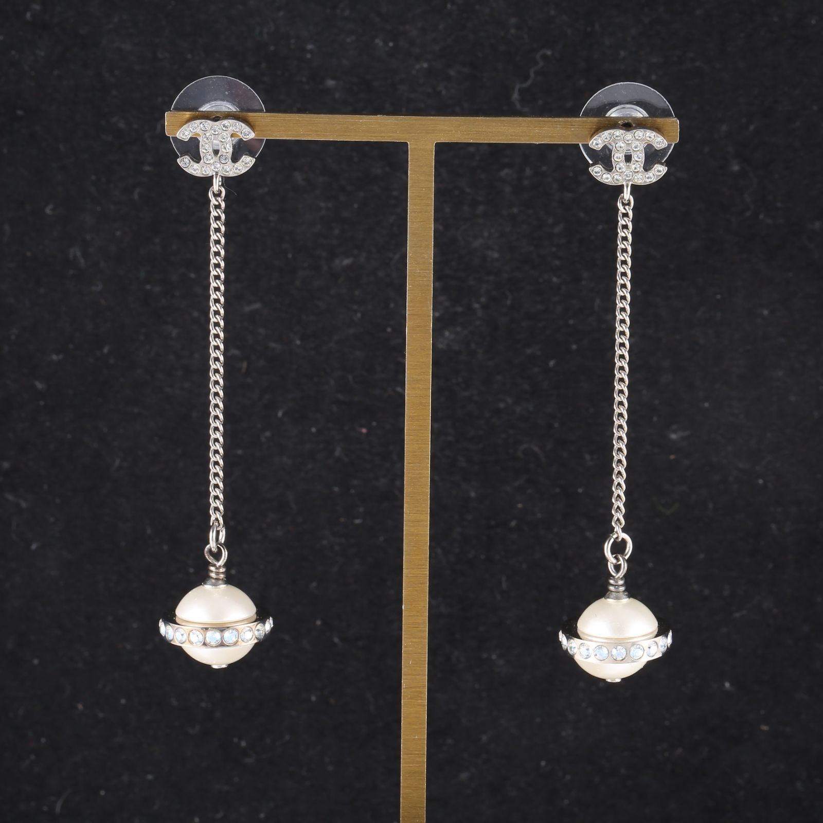 CHANEL 17K Double C Long Earrings Alloy-Hana Vintage