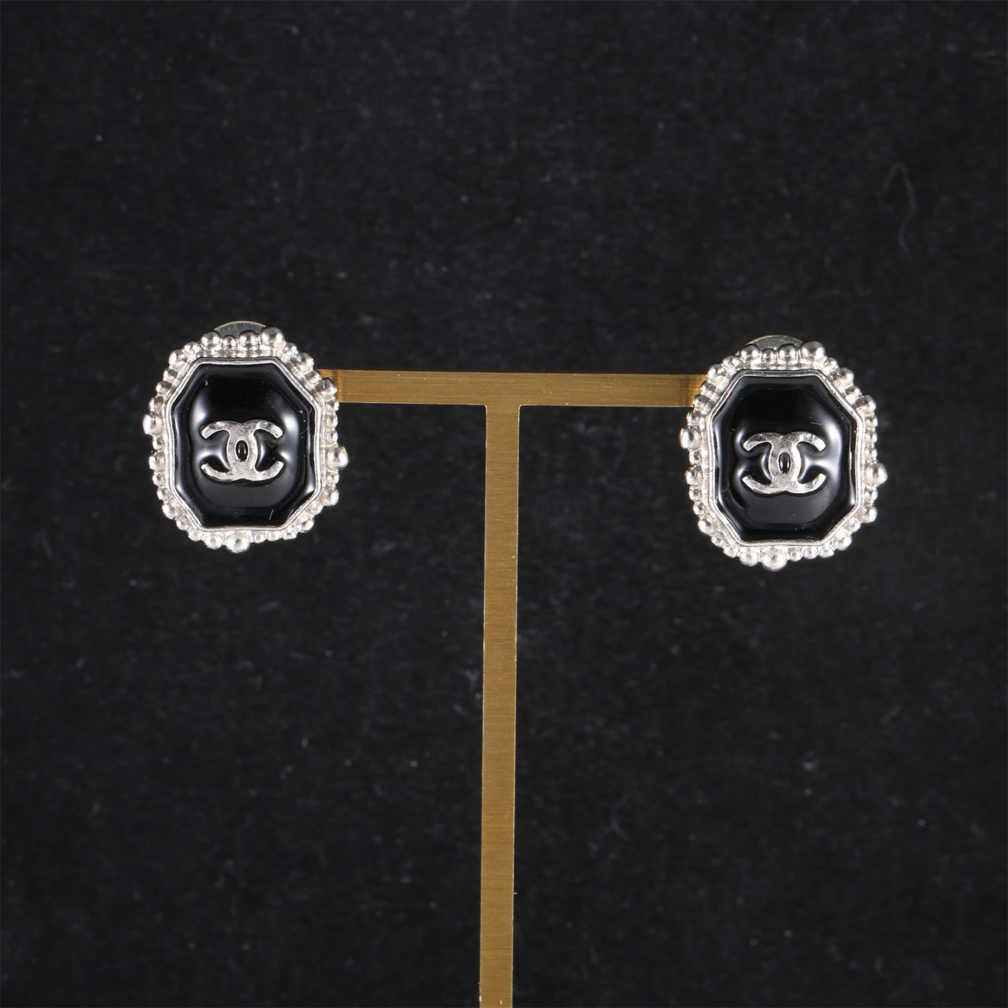 CHANEL 12A Vintage Black Square Clip-on Earrings Alloy-Hana Vintage