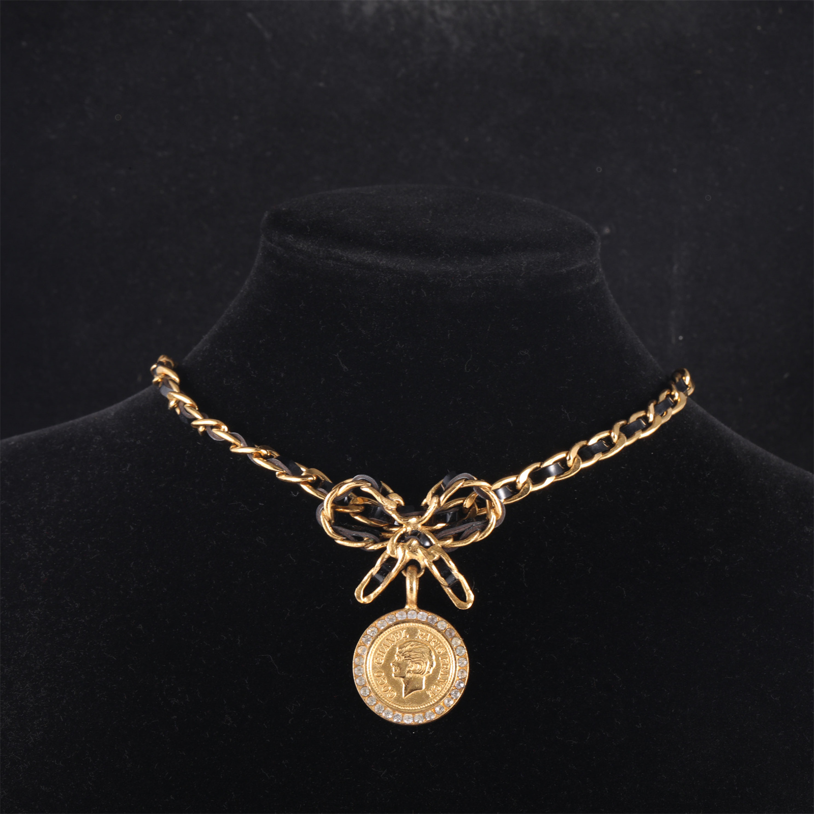 CHANEL Vintage Gold Coin Portrait Bow Chocker Necklace Alloy-Hana Vintage