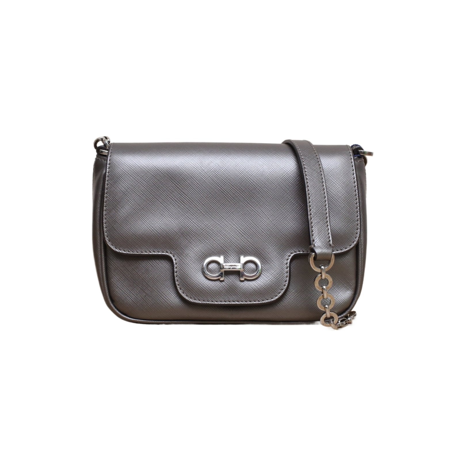 *Salvatore Ferragamo Gray leather C chain bag-Hana Vintage