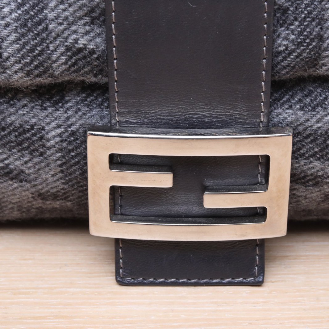*FENDI Grey woolen vintage Baguette bag with Sliver Hardware-Hana Vintage