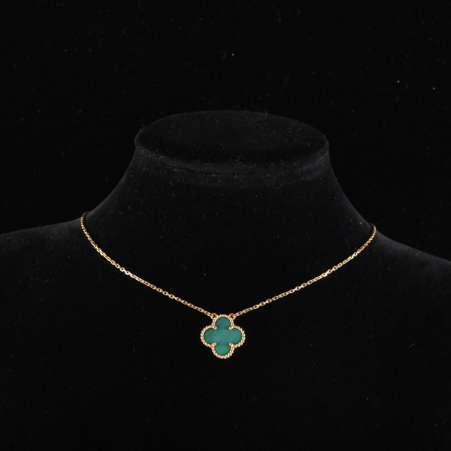 VAN CLEEF&ARPELS Vintage Alhambra Medium Single Flower Necklace 18K Gold,Malachite-Hana Vintage