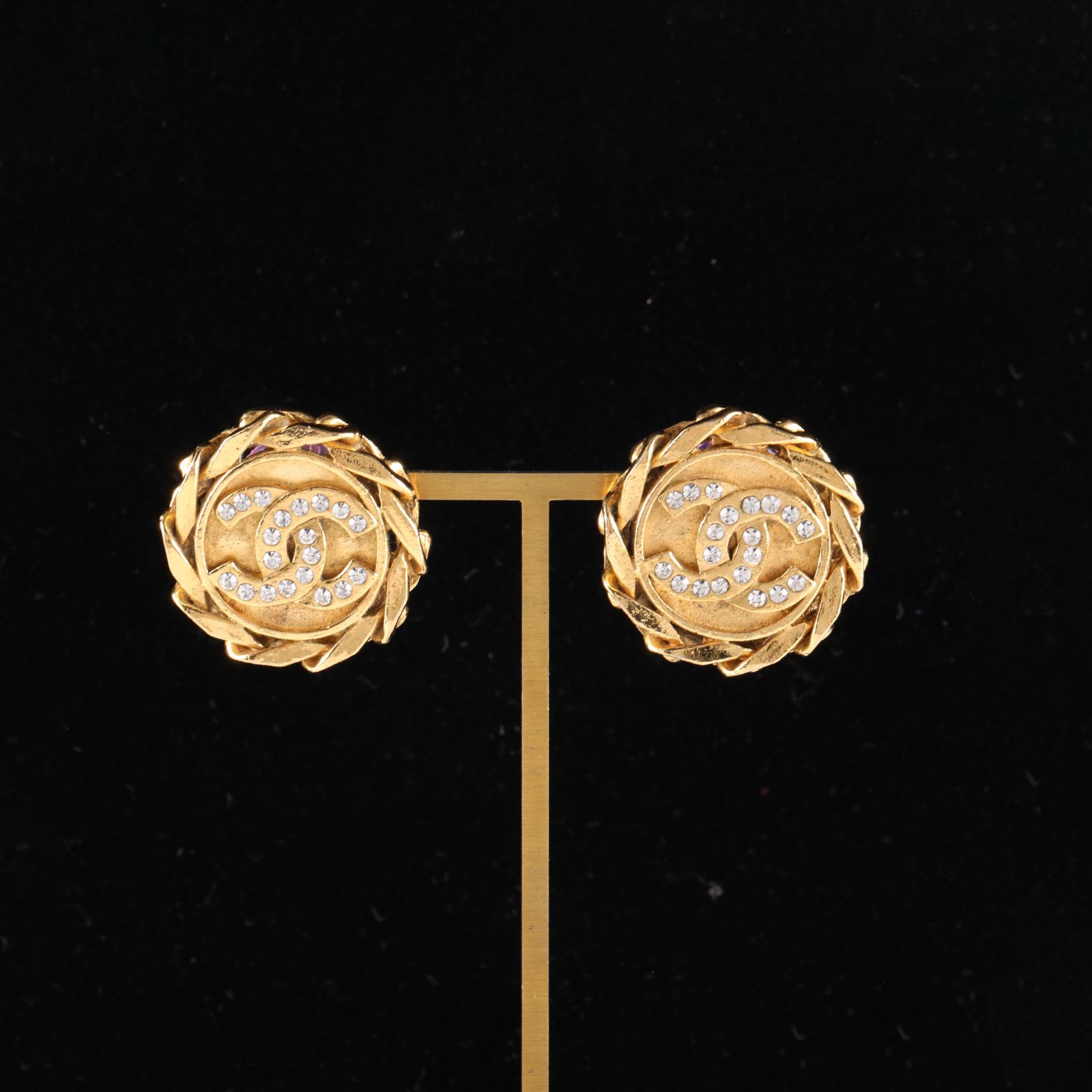 CHANEL 23 Vintage Double C Circle Clip-on Earrings Alloy-Hana Vintage