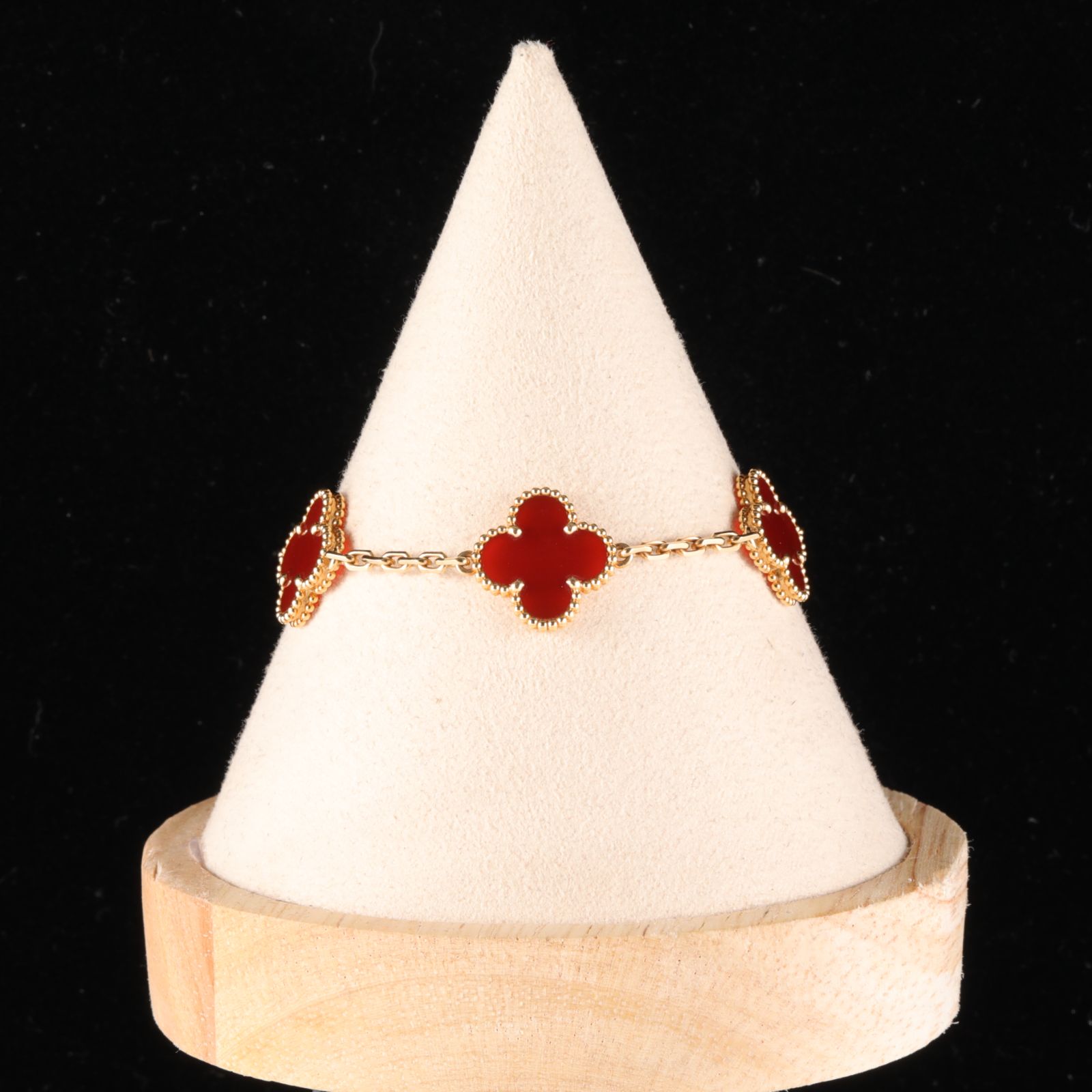 VAN CLEEF&ARPELS Vintage Alhambra medium five-petal bracelet new clasp 18K Gold,Carnelian-Hana Vintage