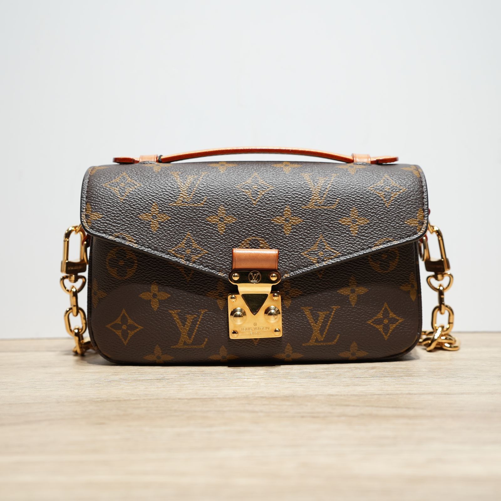 LOUIS VUITTON Metis Pochette East West Crossbody Bag