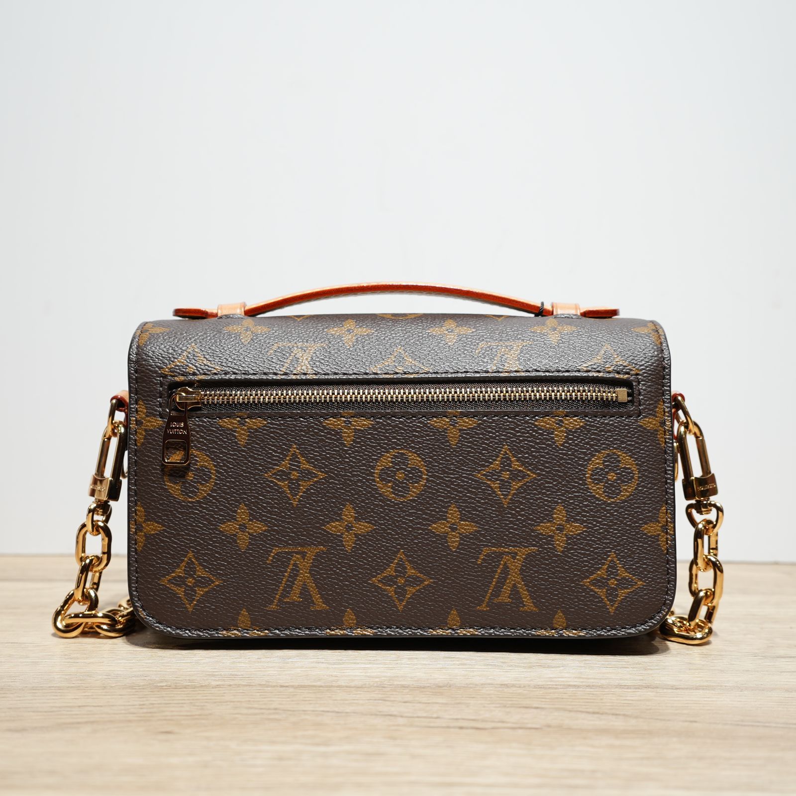 LOUIS VUITTON Metis Pochette East West Crossbody Bag