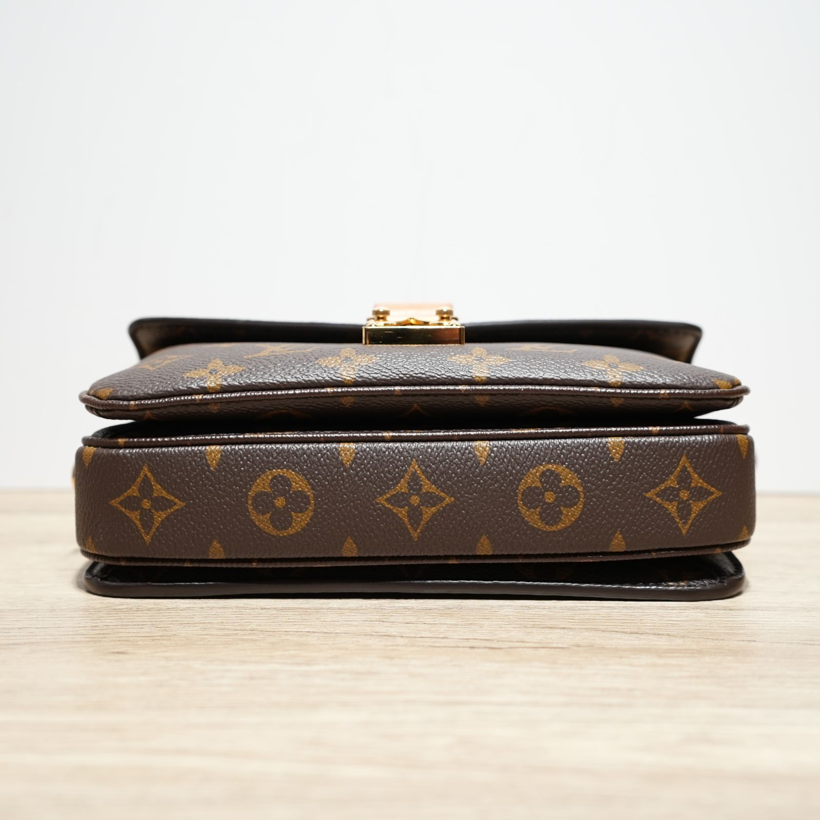 LOUIS VUITTON Metis Pochette East West Crossbody Bag
